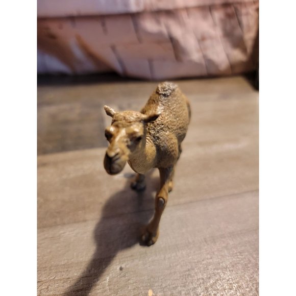 Camel Dromedary 2010 toy figure animal - Picture 3 of 4